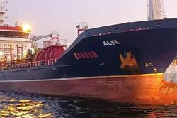Tàu hàng bị chìm sau va chạm ngoài khơi Thổ Nhĩ Kỳ, 10 thuyền viên mất tích