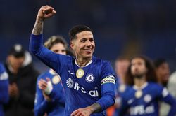 Vì sao Chelsea vẫn bán Enzo cho Man City?