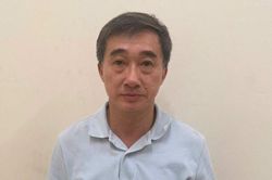 Khởi tố, bắt tạm giam Thứ trưởng Bộ Y tế Trần Văn Thuấn