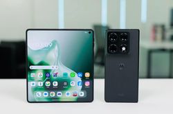 Cứ 3 mẫu flagship phát hành ở Việt Nam, có một máy gập