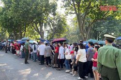 Xúc động hình ảnh hàng vạn người dân kiên nhẫn xếp hàng vào Lăng viếng Bác ngày 2.9
