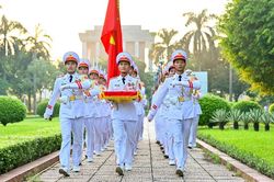 Thiêng liêng lễ thượng cờ tại Quảng trường Ba Đình ngày Quốc khánh
