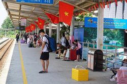 Hết kỳ nghỉ 2.9, ga Thanh Hóa nhộn nhịp hành khách lên tàu