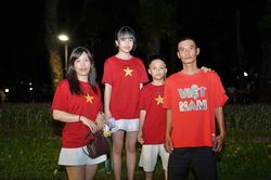 Không khí tại Công viên Thống Nhất trước giờ bắn pháo hoa mừng Quốc khánh 2.9