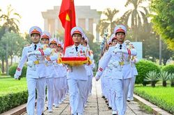 Lễ Thượng cờ đặc biệt trong sáng Quốc khánh tại Quảng trường Ba Đình