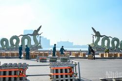 [Ảnh] Cận cảnh trận địa pháo hoa Hồ Tây trước giờ khai hỏa chào mừng Quốc khánh 2/9