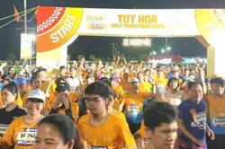 Sôi nổi Giải chạy Tuy Hòa 2026 'Đón bình minh trên biển'