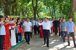 Tổng Bí thư, Chủ tịch nước Tô Lâm dâng hương tưởng nhớ Chủ tịch Hồ Chí Minh