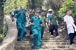 Quảng Ninh: Cứu du khách bị trượt ngã tại núi Thành Đẳng