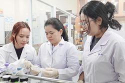 Thúc đẩy phát triển khoa học công nghệ, đưa kết quả nghiên cứu vào thực tiễn