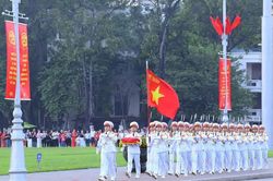 Tuổi trẻ cả nước đồng loạt thực hiện Lễ chào cờ đặc biệt 'Tôi yêu Tổ quốc tôi'