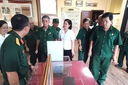 Cựu chiến binh dành hơn 40 năm sưu tầm tư liệu về Bác Hồ