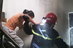 Cháy nhà ở kết hợp kinh doanh, 4 người thoát nạn