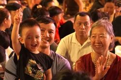 Người dân TPHCM háo hức chờ pháo hoa mừng Quốc khánh 2-9