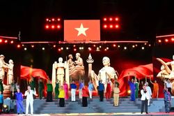 TPHCM tổ chức chương trình nghệ thuật 'Việt Nam tự hào vững bước' tối 2-9