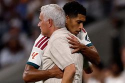 Bellingham hồi sinh dưới thời Mourinho, 'Hey Jude' trở lại Bernabeu