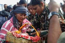 Tình hình Nepal: UN Women ước tính 43.000 phụ nữ và trẻ em gái cần hỗ trợ khẩn cấp
