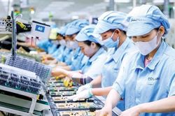 Tăng lực kéo 'cỗ xe tam mã'