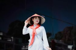 Người dân Quảng Ninh chụp ảnh 'check-in' mừng lên thành phố