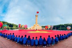 Lễ chào cờ đặc biệt ở Đất Mũi với lá cờ hơn 2.000m² lập Kỷ lục Việt Nam