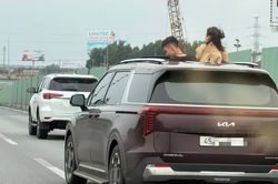 Xử phạt nữ tài xế cho trẻ 'hóng gió' khi đang lưu thông trên cao tốc