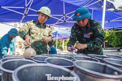Bên trong trận địa 700 quả pháo hoa chờ khai hỏa bên hồ Tây
