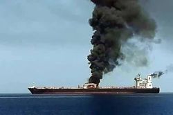 Mỹ tấn công tàu chở dầu của Iran theo chính sách 'tàu đổi tàu'
