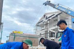 Áo xanh chung sức đưa trường vùng biên về đích trước ngày khai giảng