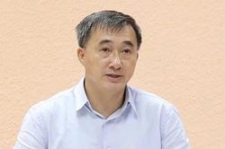 Trước khi bị bắt, Thứ trưởng Trần Văn Thuấn từng giữ những vị trí nào trong ngành y tế?