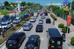 Lượng phương tiện đổ về cửa ngõ phía Đông Thủ đô tăng mạnh từ trưa ngày 2/9