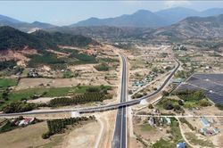 Huy động nguồn lực phát triển mới - Bài cuối: Vốn nhà nước 70%, phần việc của tư nhân là gì?