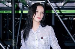 BLACKPINK rơi vào khoảng lặng giữa concert, Jisoo vội 'chữa cháy'