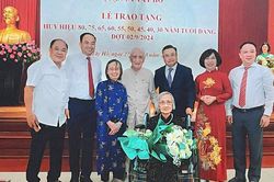 'Cách mạng về, tôi như chim xổ lồng'