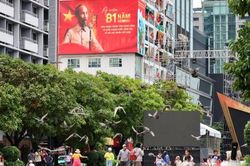TP. Hồ Chí Minh: Du khách tiếp tục đổ về trong ngày cuối kỳ nghỉ lễ 2/9