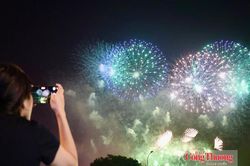 TP. Hồ Chí Minh: Bầu trời rực sáng pháo hoa trong đêm Quốc khánh 2/9