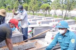 Làm việc xuyên lễ lấy mẫu xác định danh tính liệt sĩ