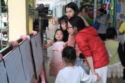 Đưa con đến trường