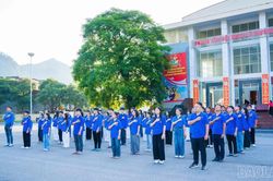 Hơn 5.000 đoàn viên, thanh niên Lào Cai chào cờ “Tôi yêu tổ quốc tôi”