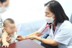 Trẻ sơ sinh trước “cơn bão” mắc virus hợp bào hô hấp nguy hiểm