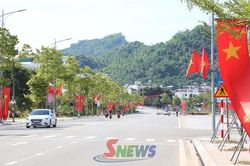 Đi qua những mùa thu độc lập