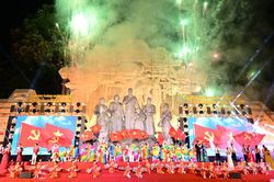 Chương trình nghệ thuật 'Bản hùng ca - Mùa thu lịch sử' trên đất Tuyên Quang