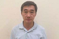 Thứ trưởng Bộ Y tế Trần Văn Thuấn bị khởi tố, bắt tạm giam