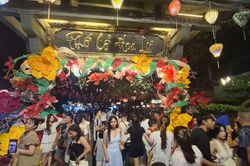 Lượng khách duy trì ở mức cao tại các khu, điểm du lịch Ninh Bình