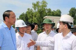 Động viên công nhân làm xuyên lễ phục vụ công trình APEC 2027