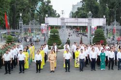 TP Hồ Chí Minh đồng loạt tổ chức Lễ chào cờ 'Tôi yêu Tổ quốc tôi'