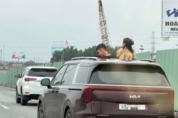 Phạt tài xế để 2 trẻ em thò đầu ra cửa sổ trời khi ô tô chạy trên cao tốc
