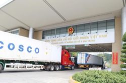 Xuất nhập khẩu vẫn sôi động, thông suốt tại các cửa khẩu dịp 2/9