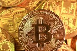 Dòng vốn ETF đảo chiều, Bitcoin lùi sâu về mốc 76.500 USD sau chuỗi ngày tăng nóng