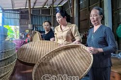Tập hợp phụ nữ bằng mô hình kinh tế tập thể