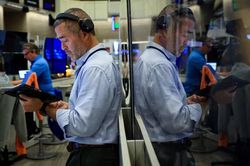 Chứng khoán thế giới tối 2/9: KOSPI giảm gần 4%, Nikkei mất 2,85%